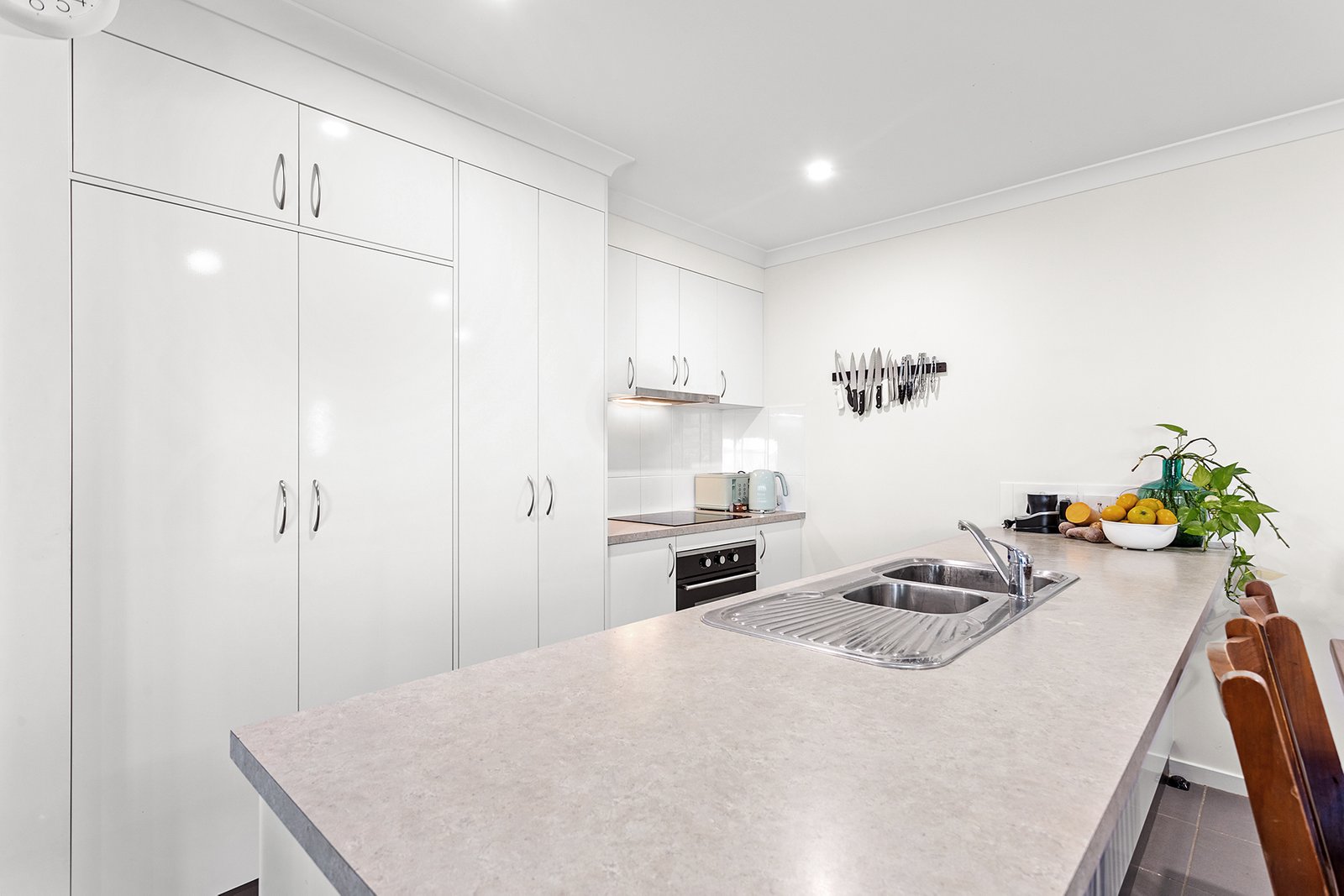 64 Macarthur Drive CANNONVALE 6