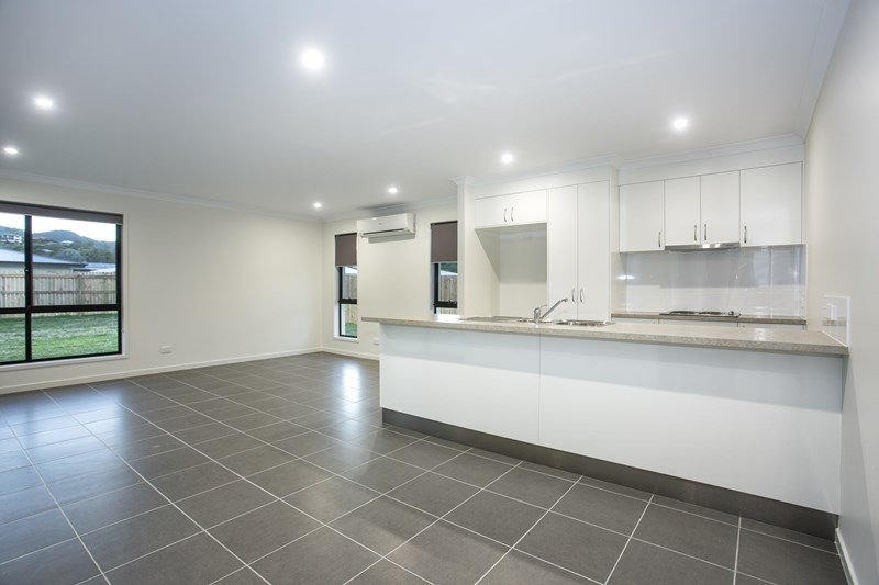 64 Macarthur Drive CANNONVALE 3
