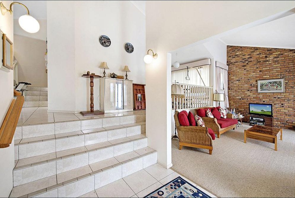 6/4 Madsen Place SOUTHPORT 2