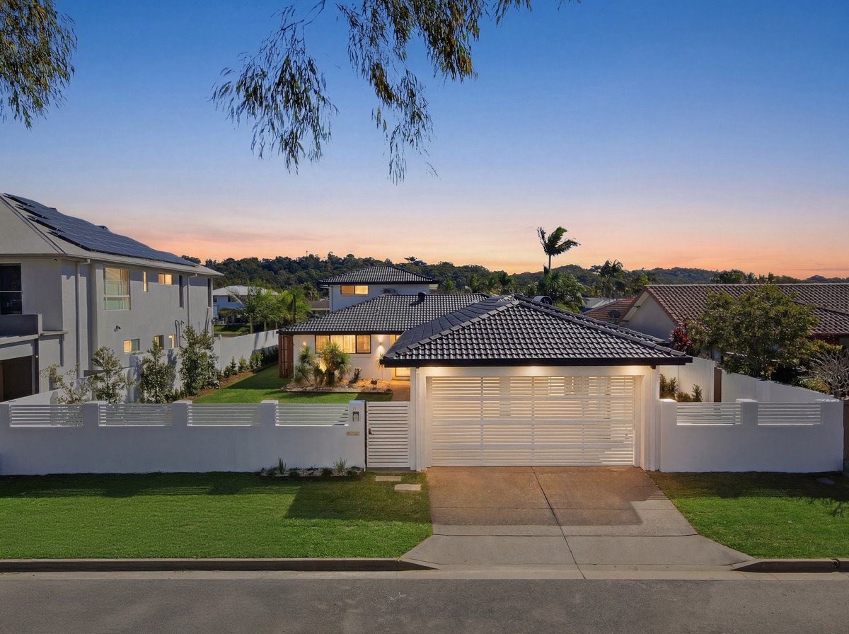 64 Melaleuca Drive Palm Beach 28