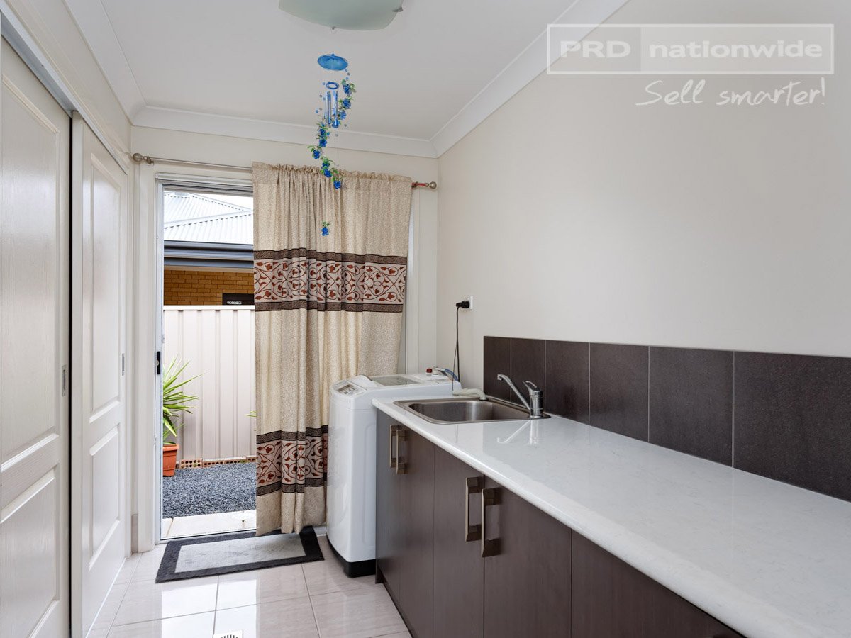 64 Messenger Avenue BOOROOMA 13