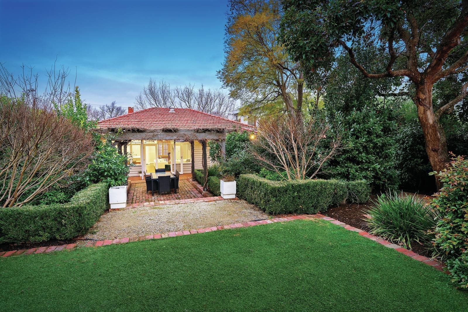 64 Middlesex Road, Surrey Hills, VIC