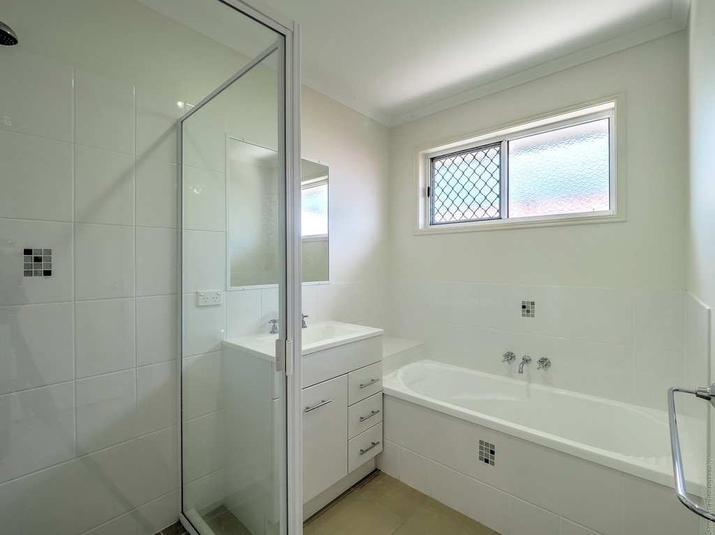 64 Moonstone Drive URANGAN 21