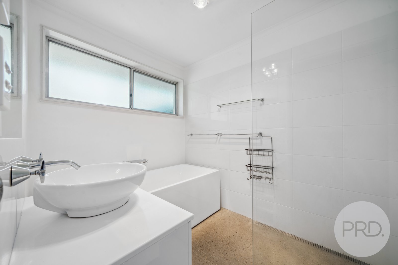 64 Nixon Crescent TOLLAND 13