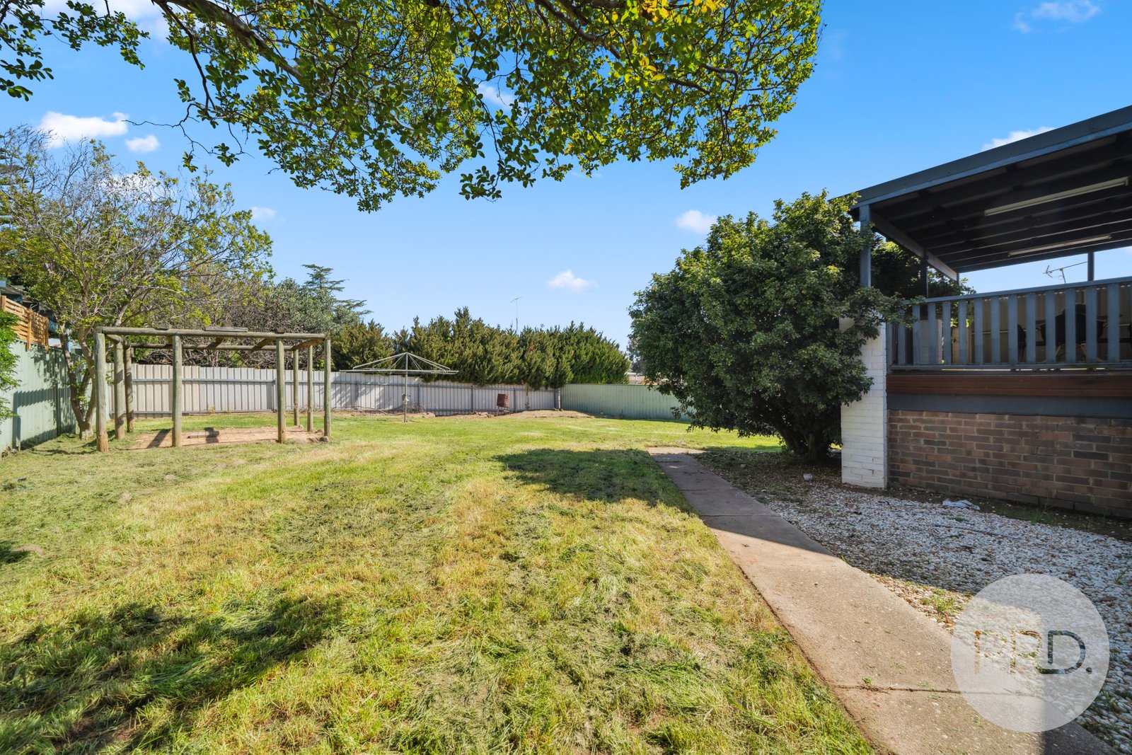 64 Nixon Crescent TOLLAND 17