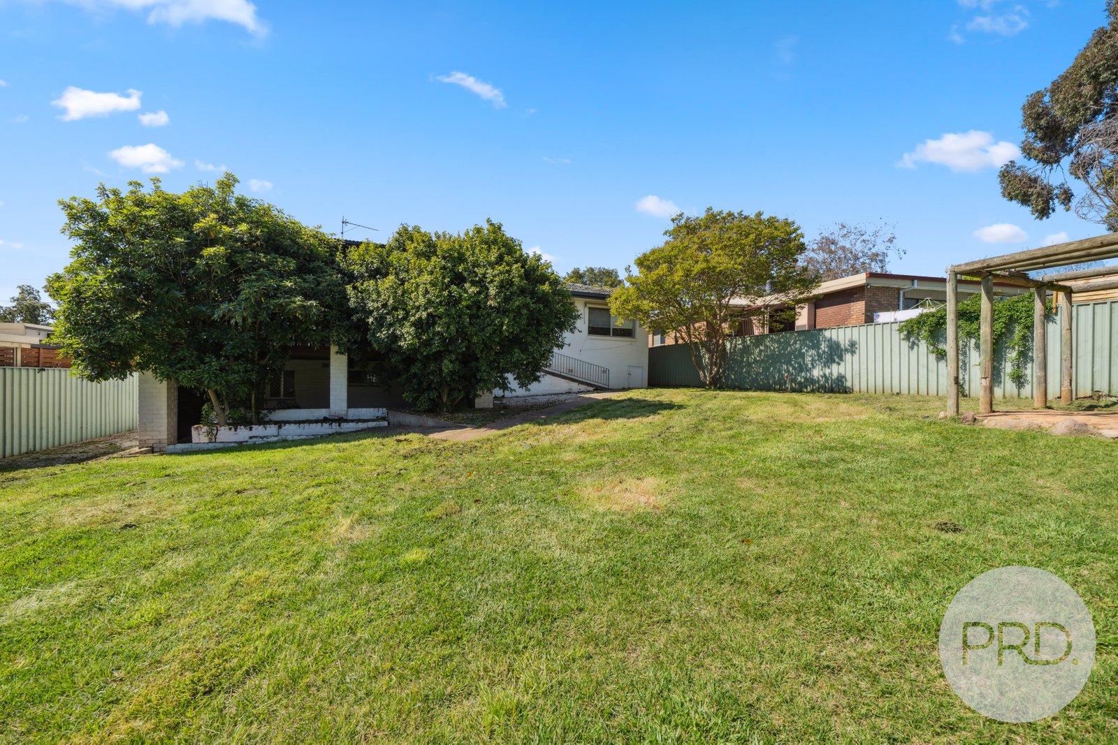 64 Nixon Crescent TOLLAND 18