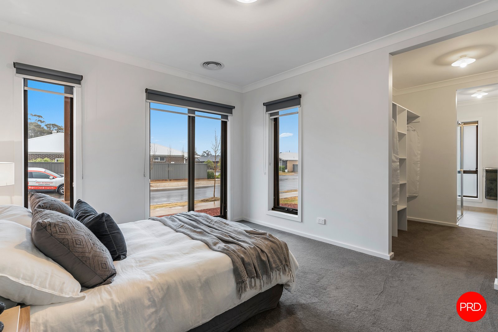 64 Pembroke Drive MARONG 9
