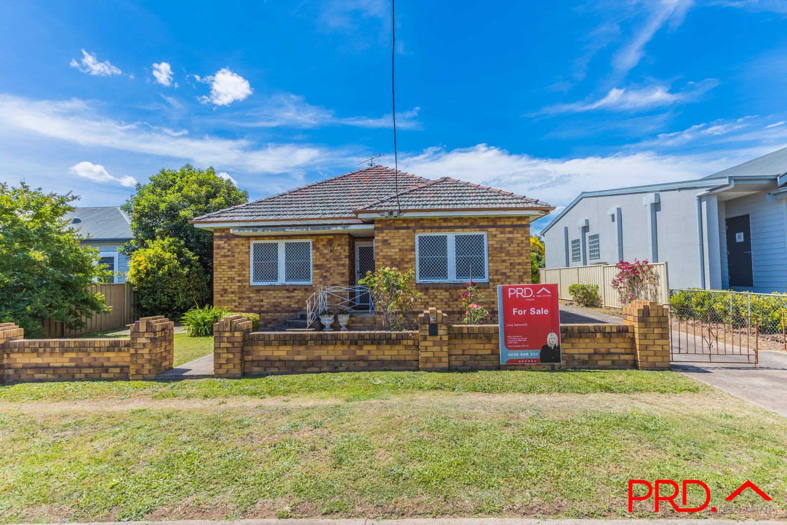 64 Piper Street TAMWORTH 1