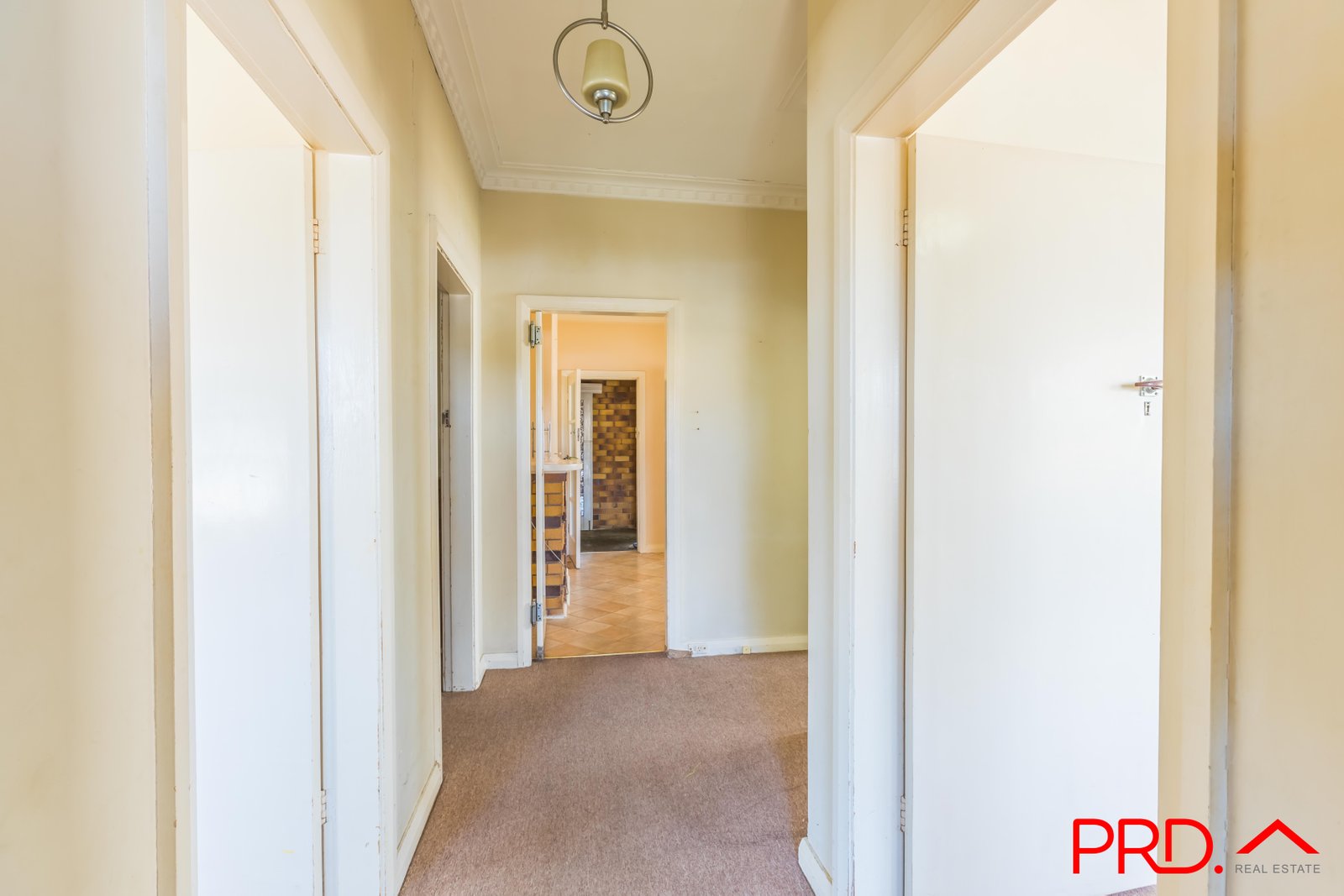 64 Piper Street TAMWORTH 4