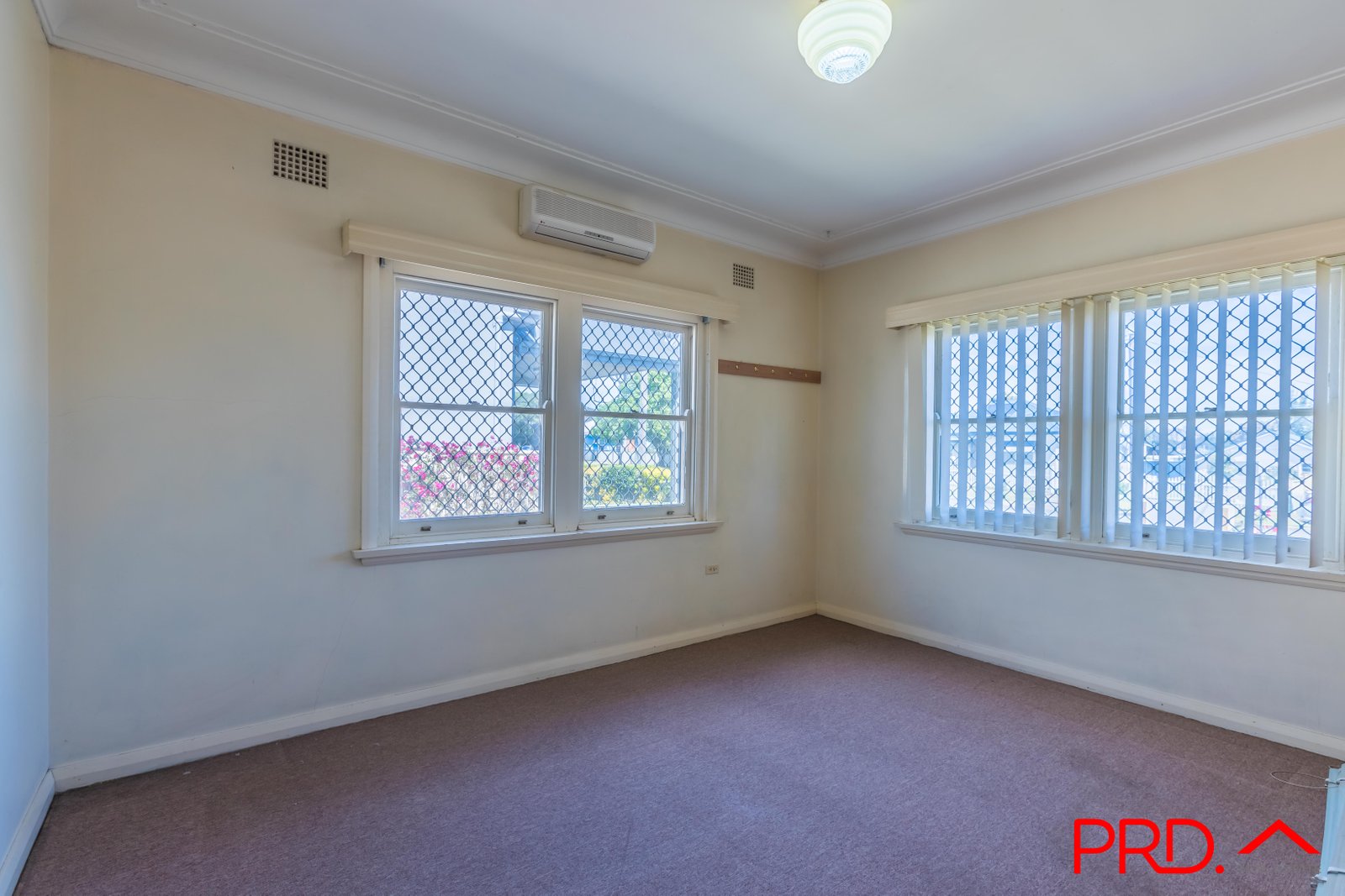 64 Piper Street TAMWORTH 6