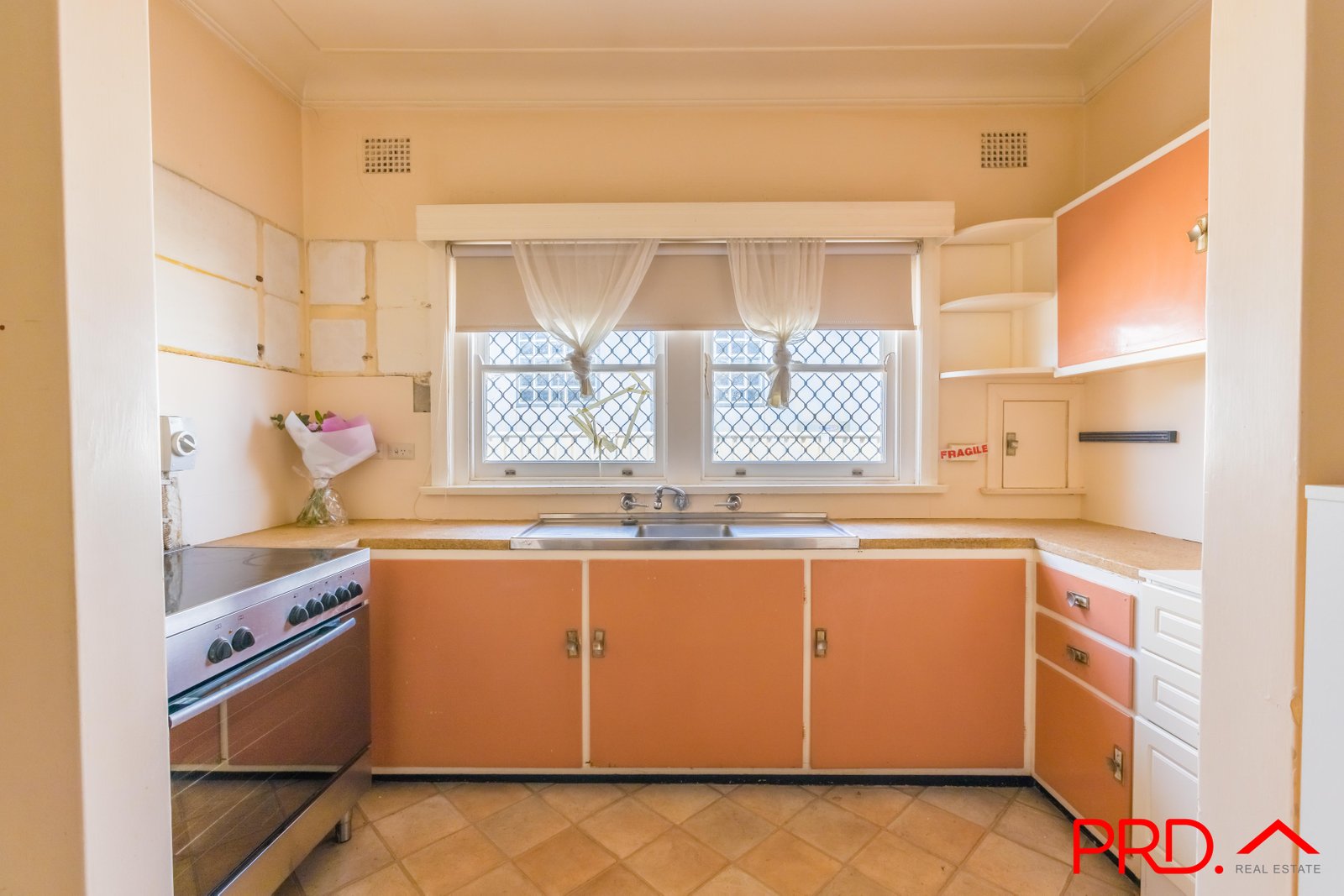 64 Piper Street TAMWORTH 10