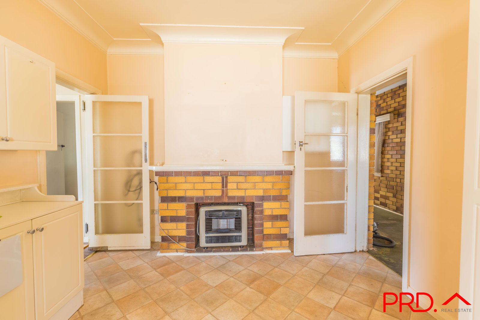 64 Piper Street TAMWORTH 11