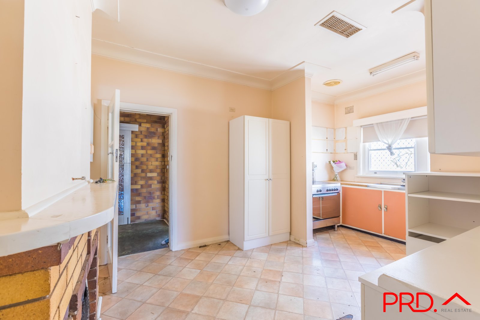 64 Piper Street TAMWORTH 12