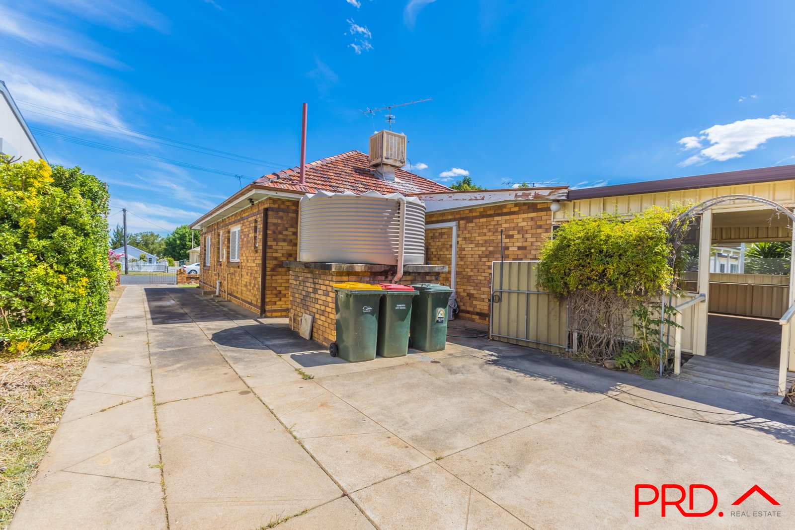 64 Piper Street TAMWORTH 18