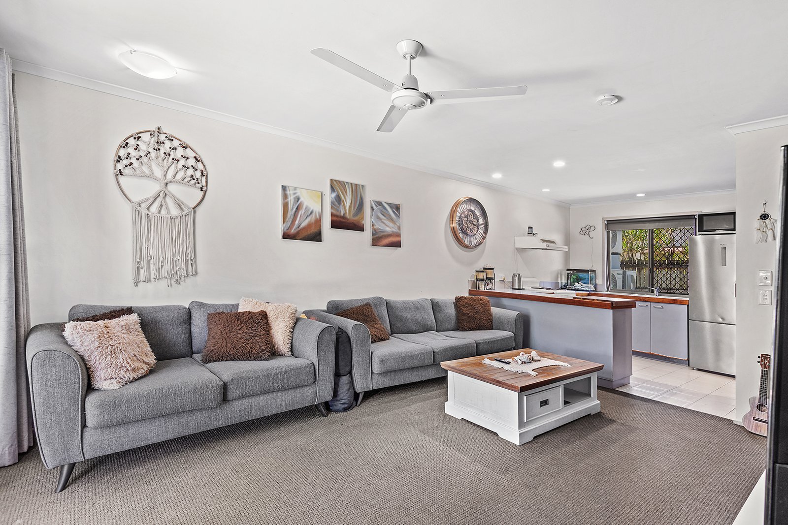 6/4 Salmon Street CANNONVALE 8