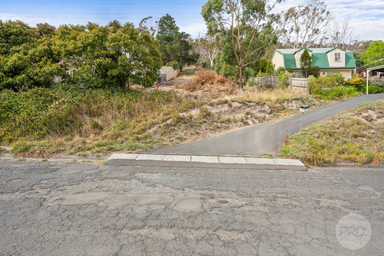 64 Sharland Avenue NEW NORFOLK 2