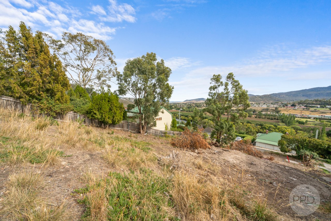 64 Sharland Avenue NEW NORFOLK 9