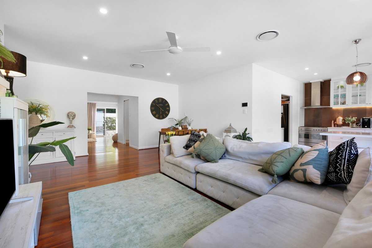 64 Tabilban Street Burleigh Heads 17