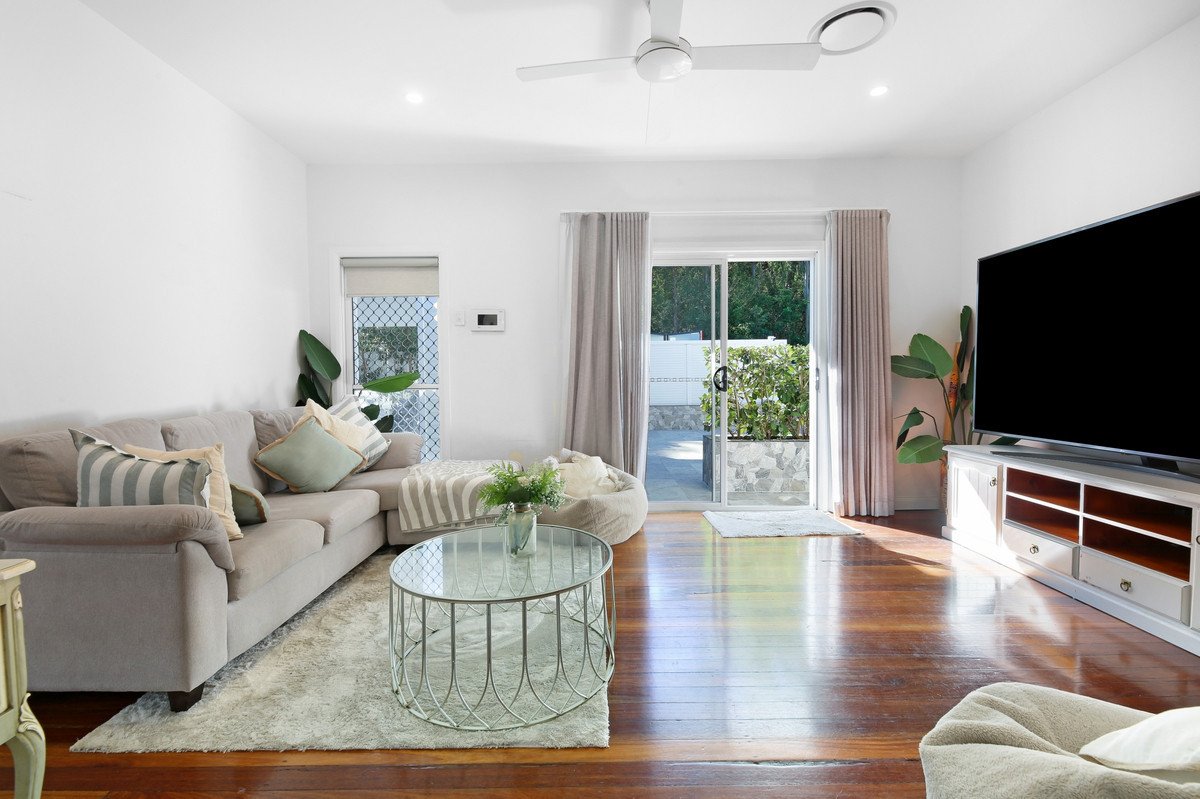 64 Tabilban Street Burleigh Heads 23