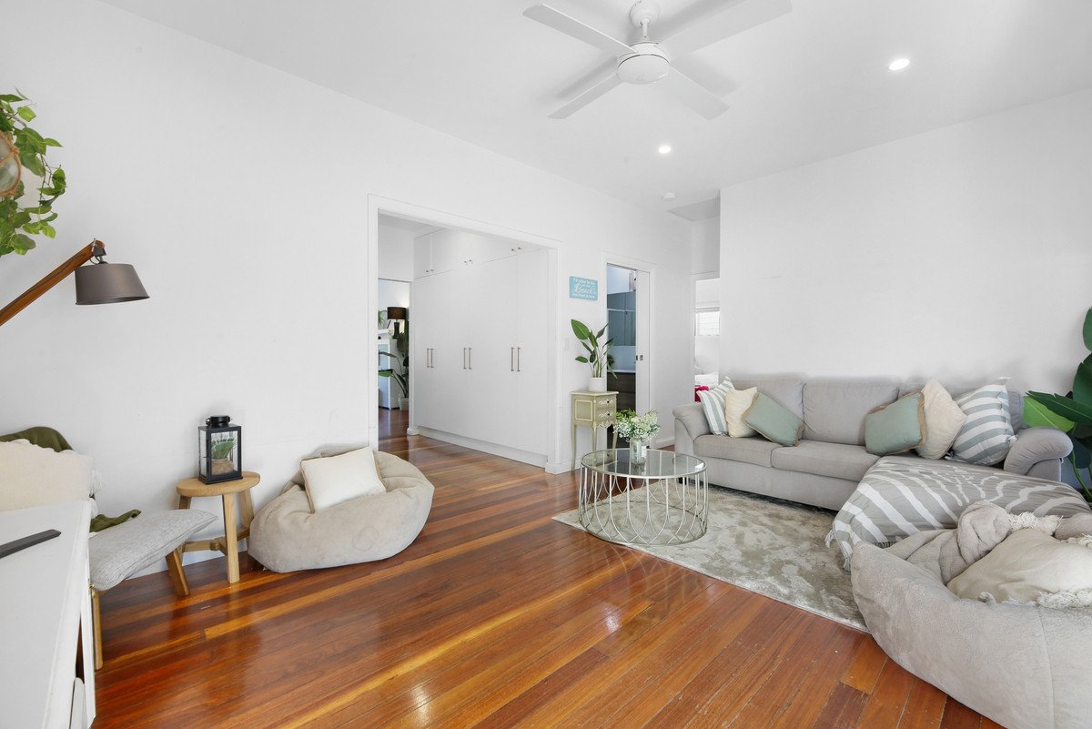 64 Tabilban Street Burleigh Heads 24