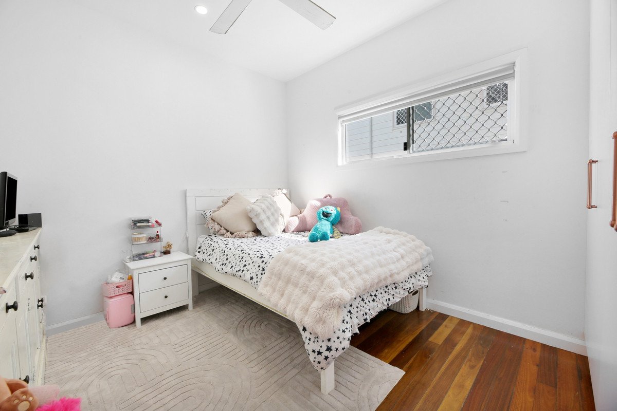 64 Tabilban Street Burleigh Heads 25