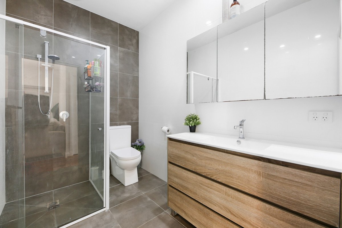 64 Tabilban Street Burleigh Heads 27