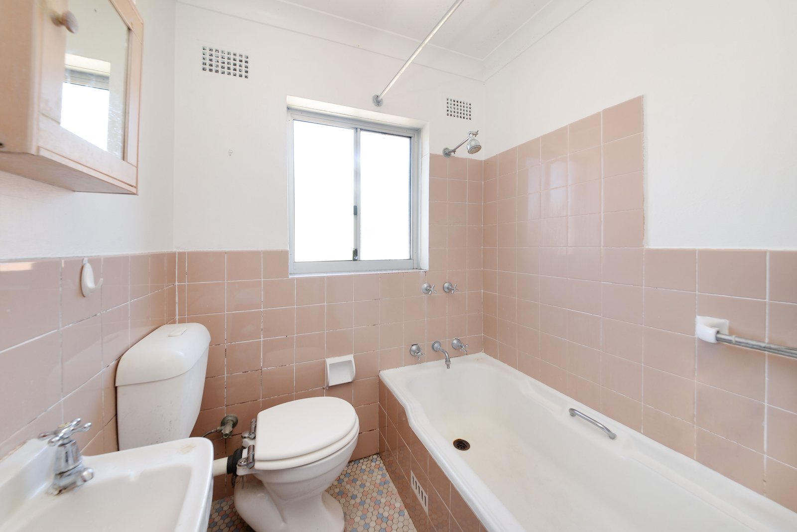 6/4 Templeman Crescent HILLSDALE 5