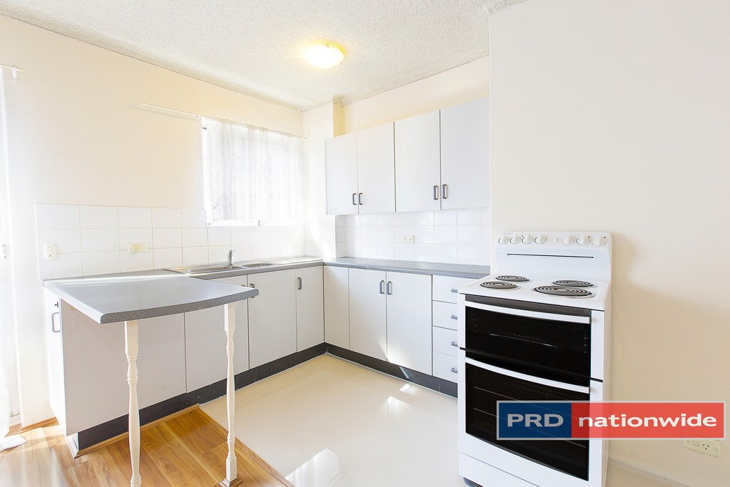 6/4 The Crescent PENRITH 4