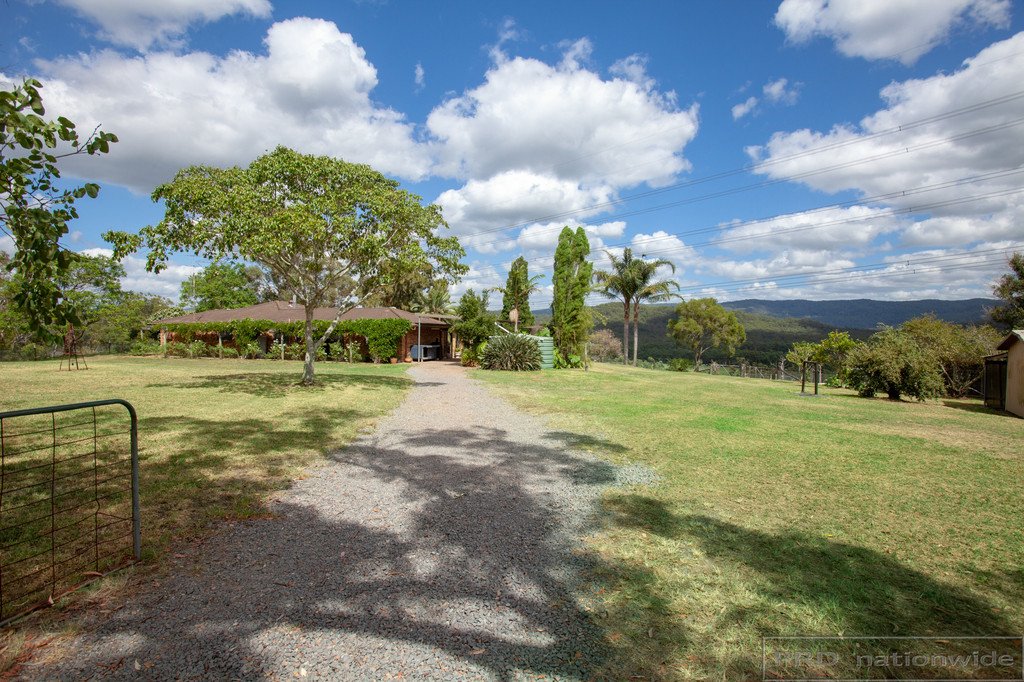 64 Valley Crest Rd  COORANBONG 1