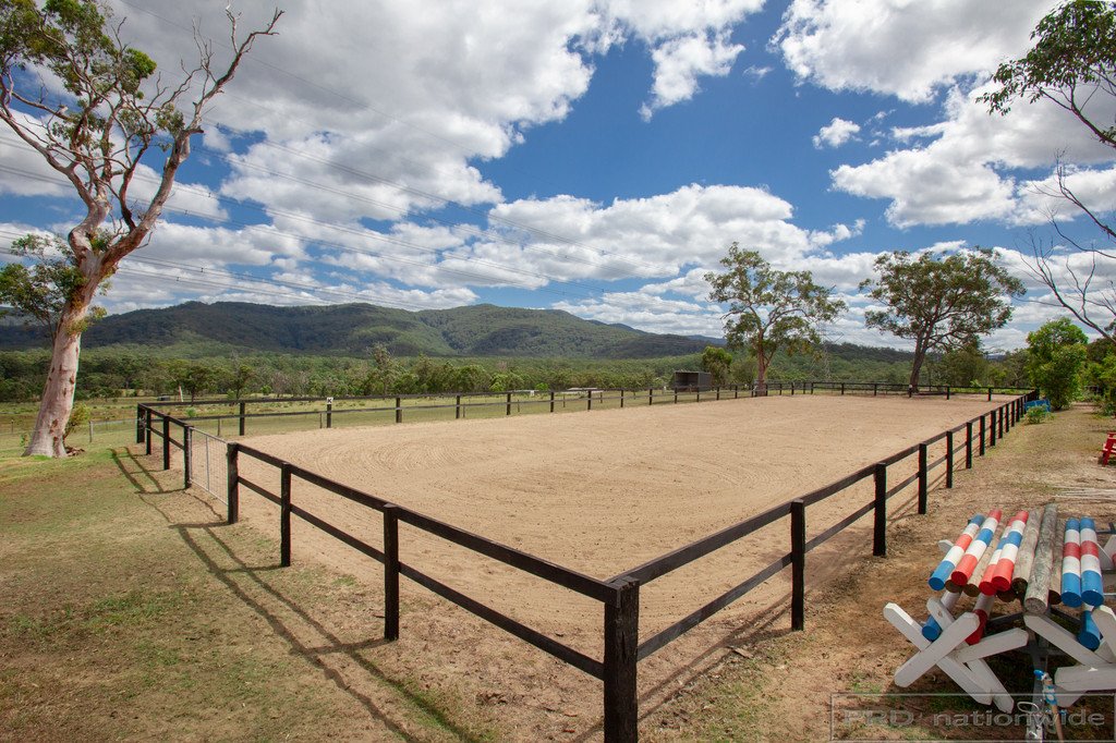 64 Valley Crest Rd  COORANBONG 5