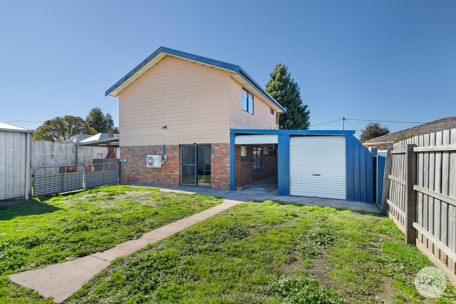 64 Yarrowee Street SEBASTOPOL 19