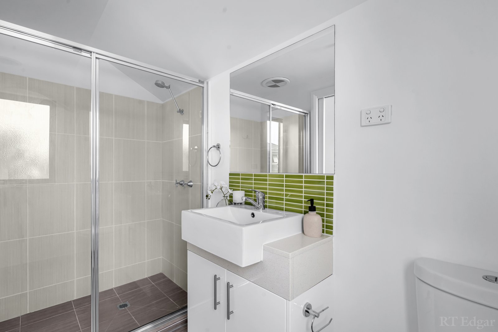 Real Estate and Property in 6/40 Isla Avenue, Glenroy, VIC