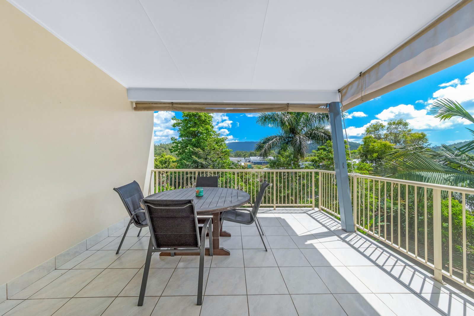 64/21 Shute Harbour Rd  CANNONVALE 5