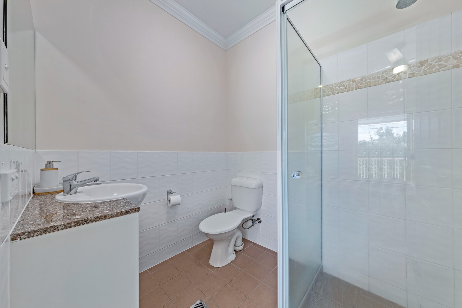 64/21 Shute Harbour Rd  CANNONVALE 7