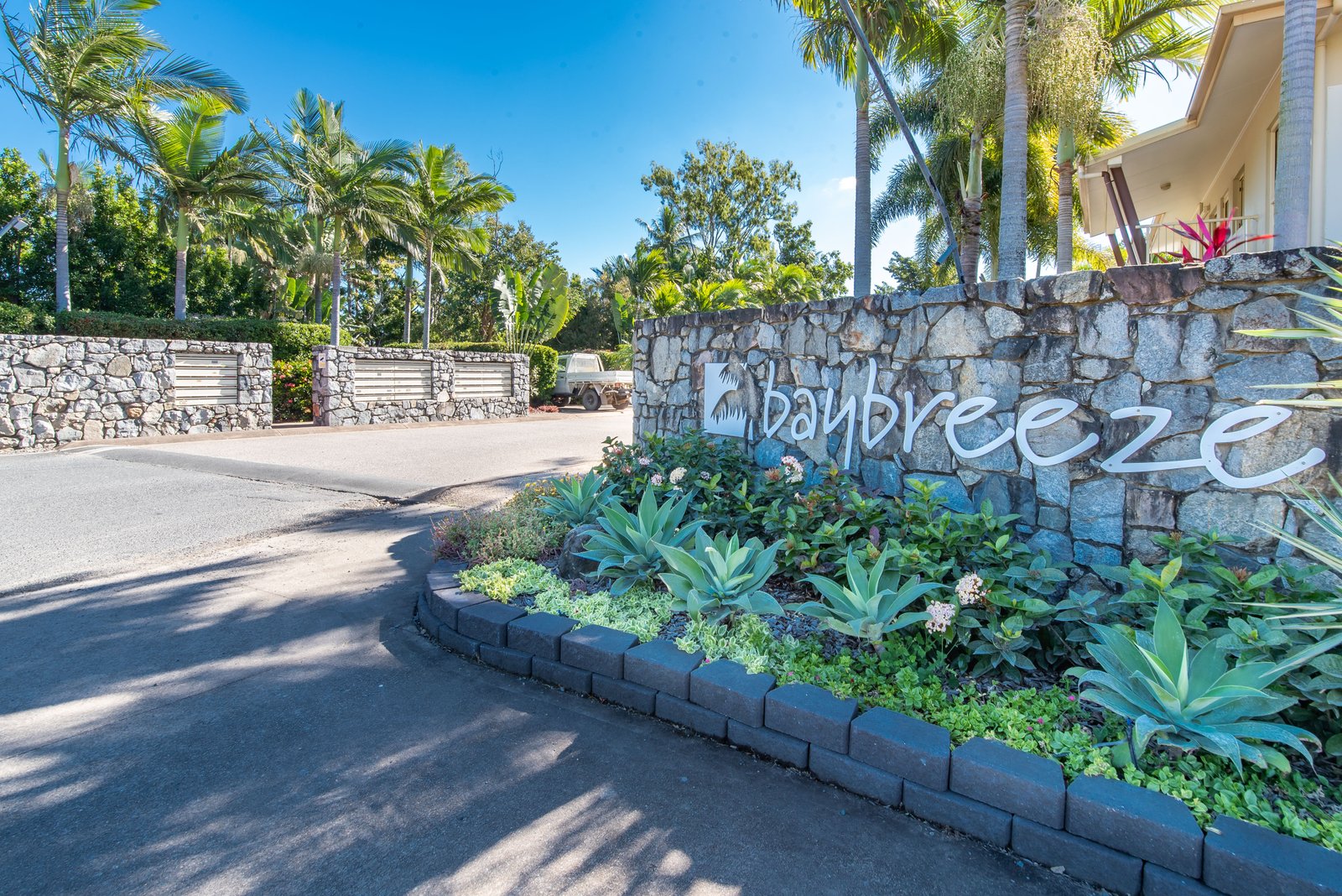 64/21 Shute Harbour Rd  CANNONVALE 14