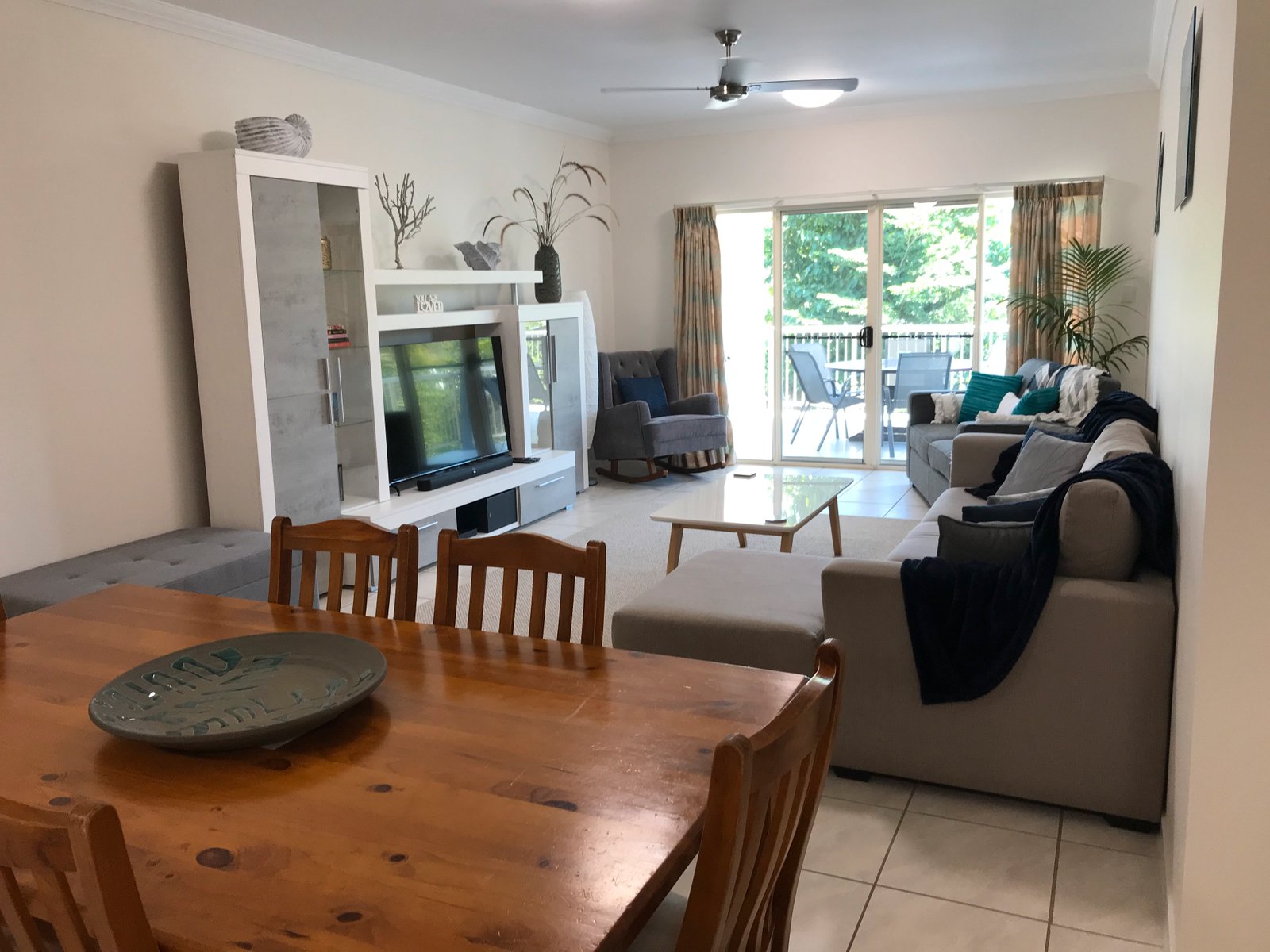 64/21 Shute Harbour Rd  CANNONVALE 18