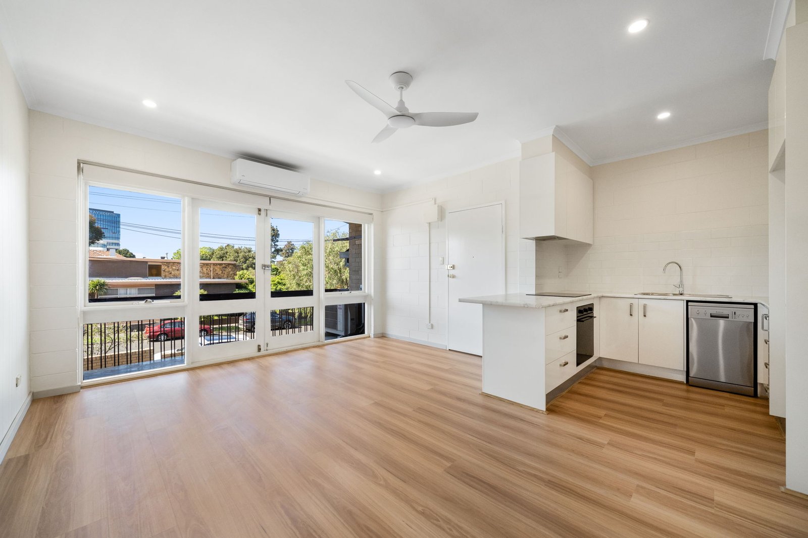 Gallery: 6/44 Geelong Road