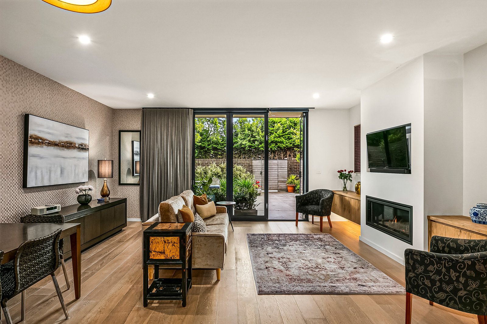 Real Estate and Property in 6/456 Barkers Road, Hawthorn East, VIC