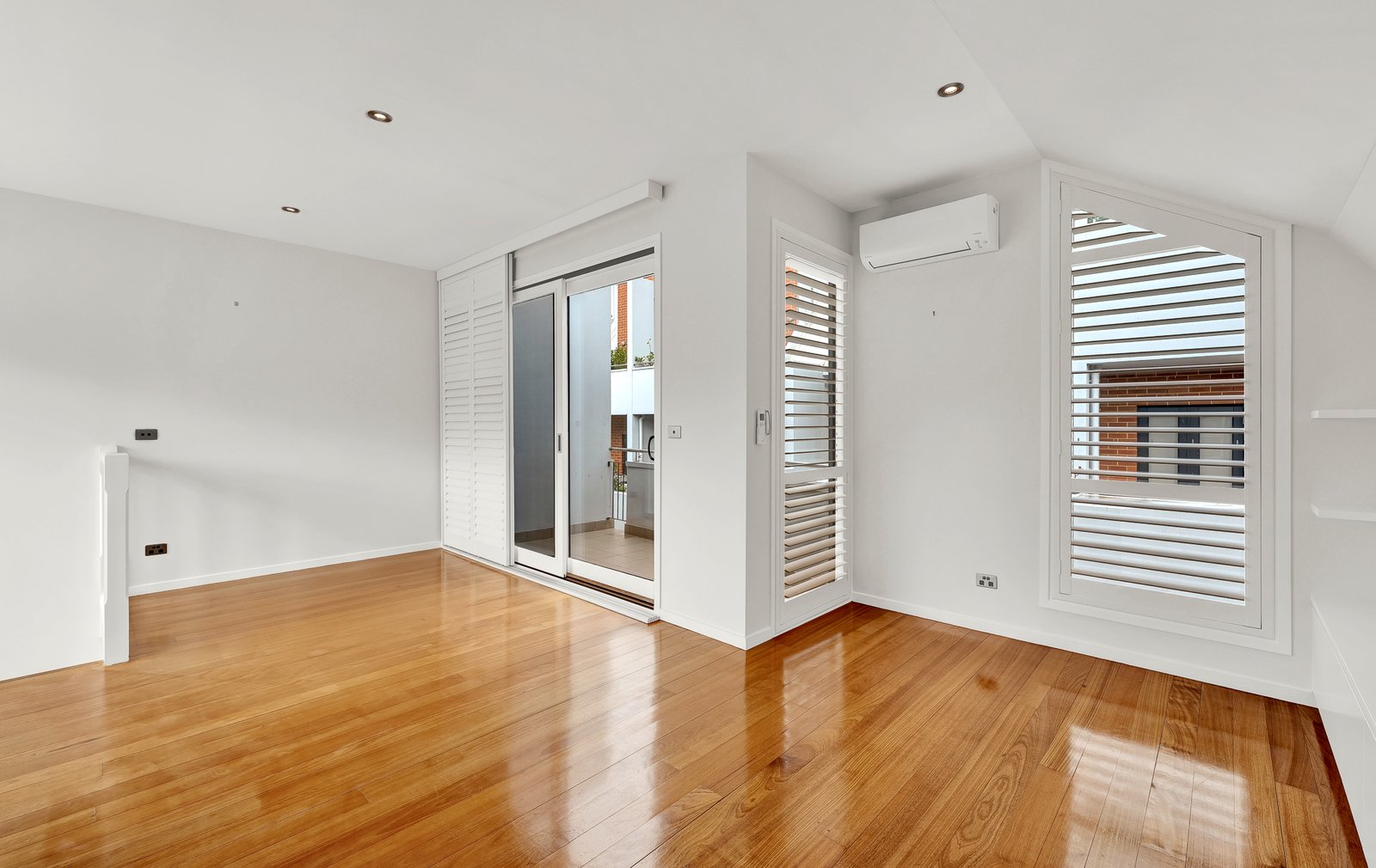 Gallery: 6/46-52 Dow Street