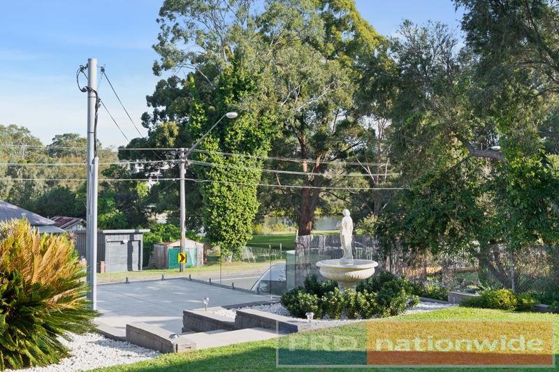 647 Henry Lawson Drive EAST HILLS 8
