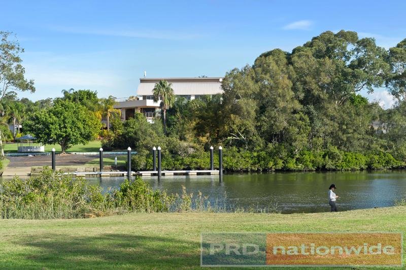 647 Henry Lawson Drive EAST HILLS 10