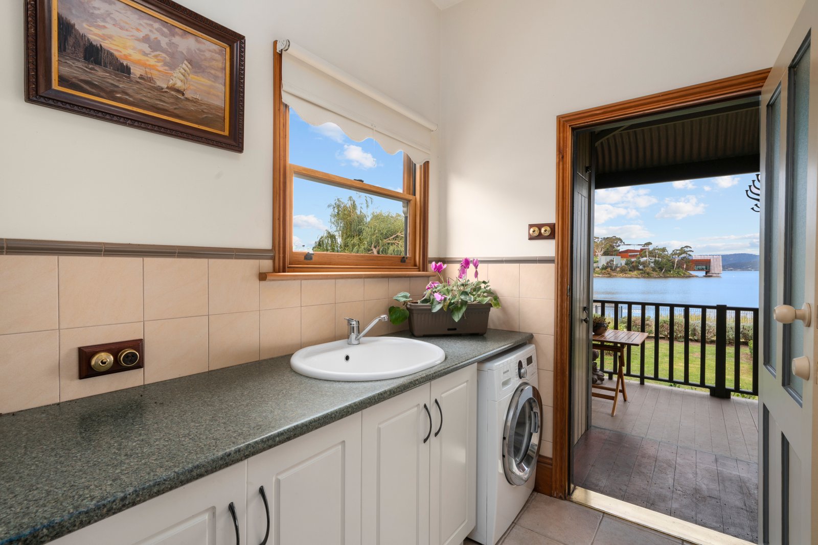 647 Main Road BERRIEDALE 9