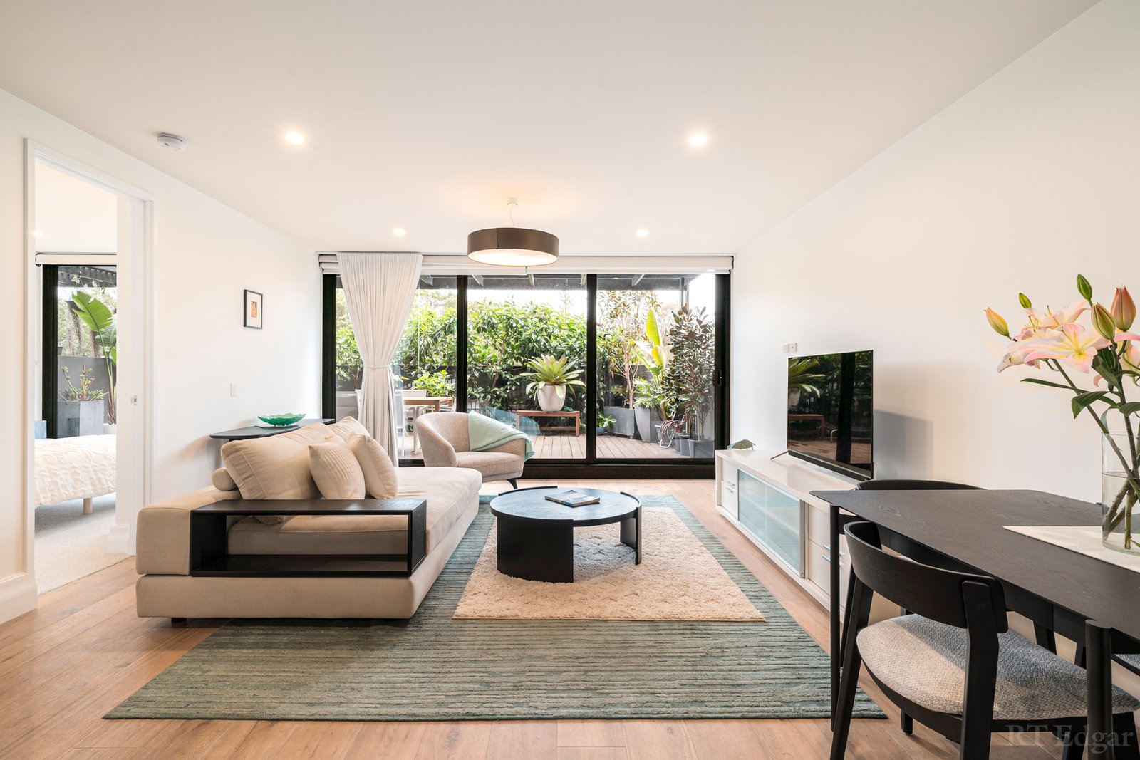 Real Estate and Property in 6/47 Ormond Esplanade, Elwood, VIC