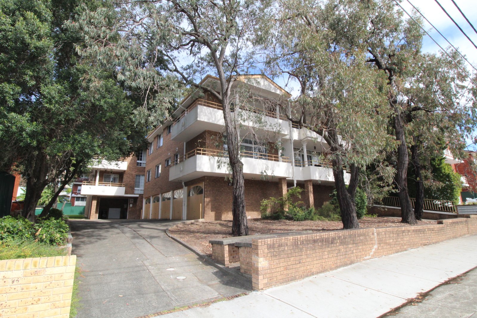 6/47 The Avenue HURSTVILLE 1