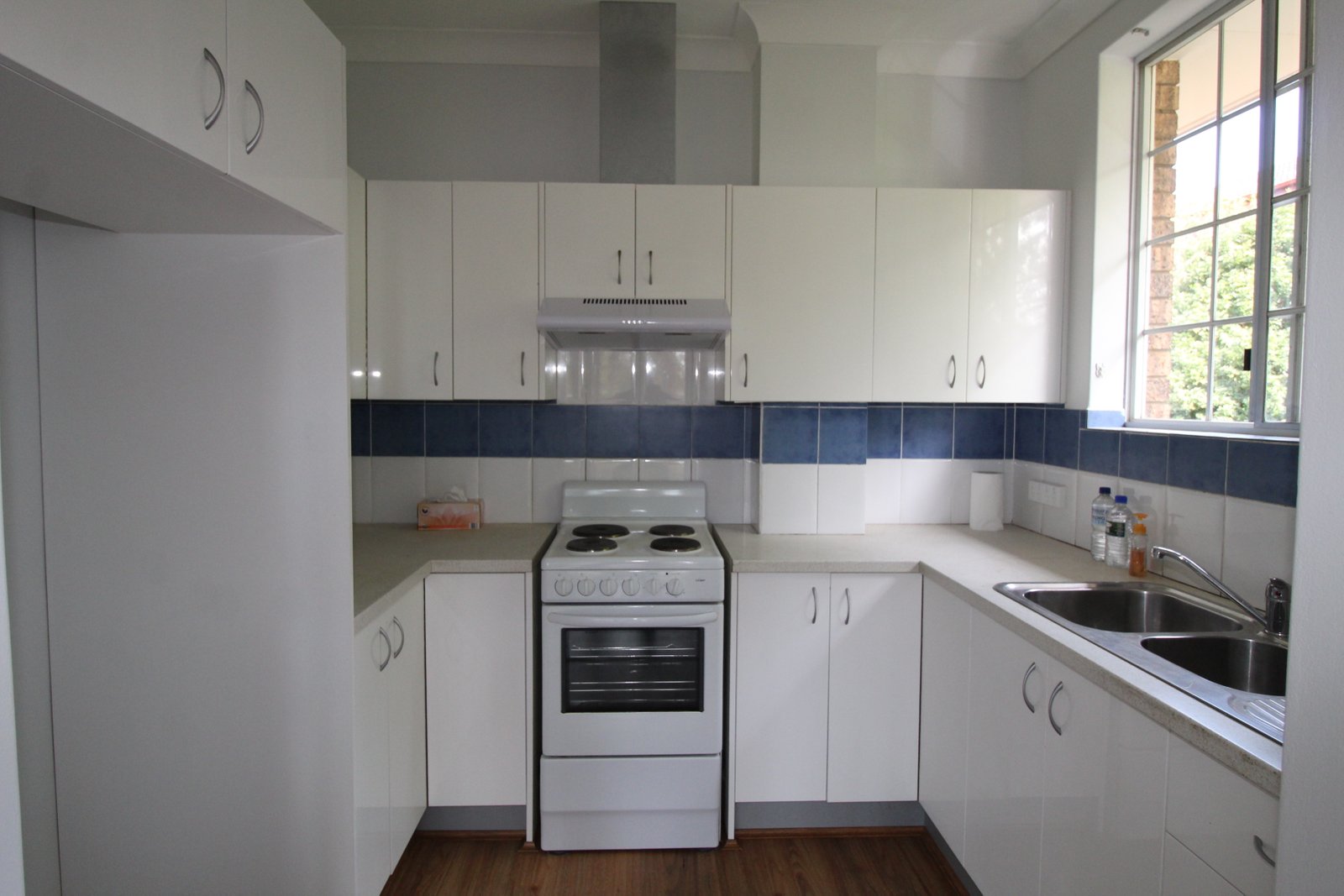 6/47 The Avenue HURSTVILLE 2