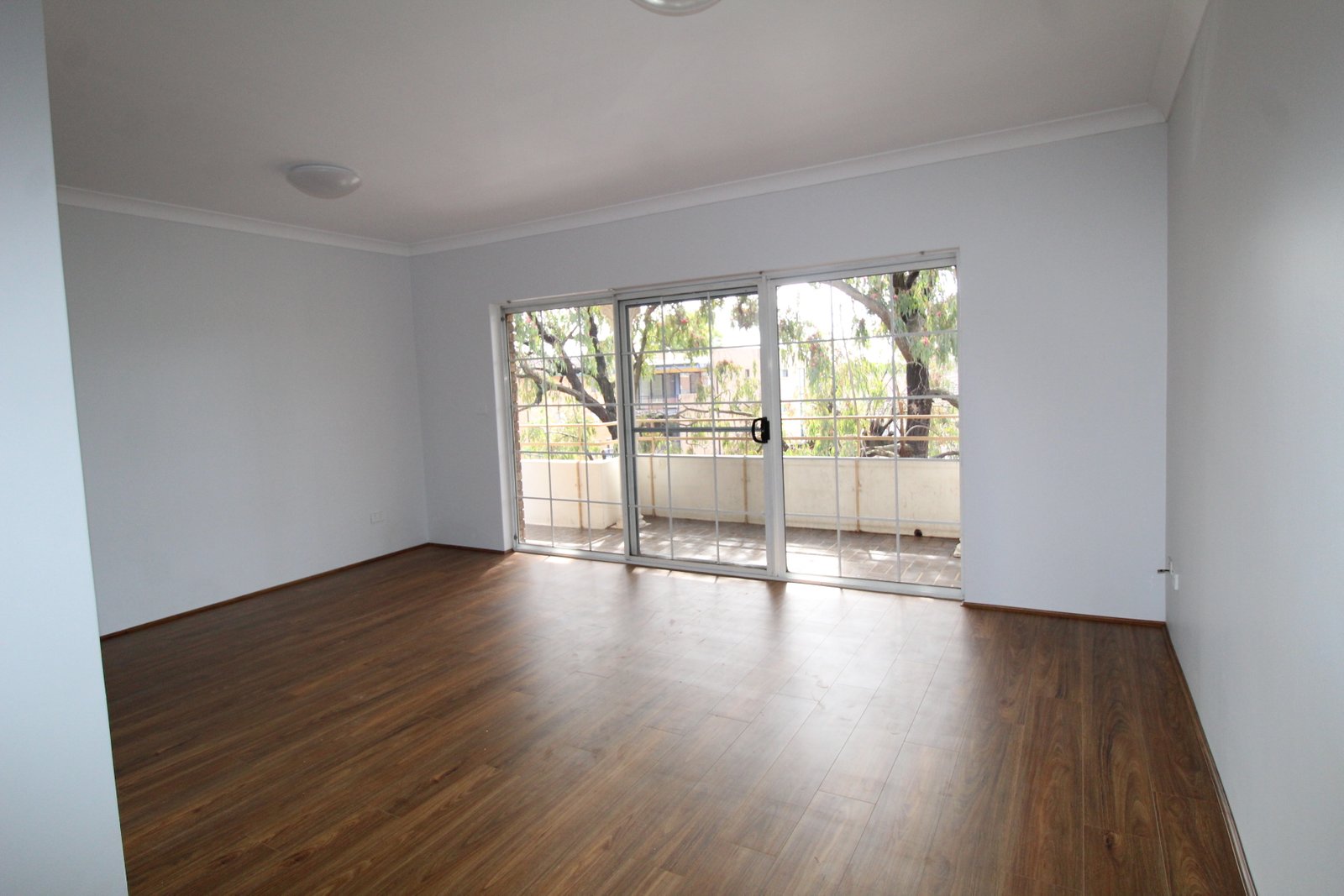 6/47 The Avenue HURSTVILLE 3