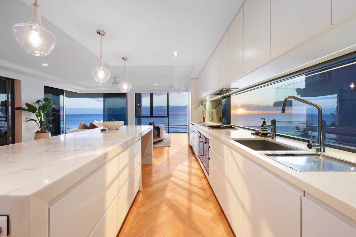 6/470 The Esplanade Palm Beach 11