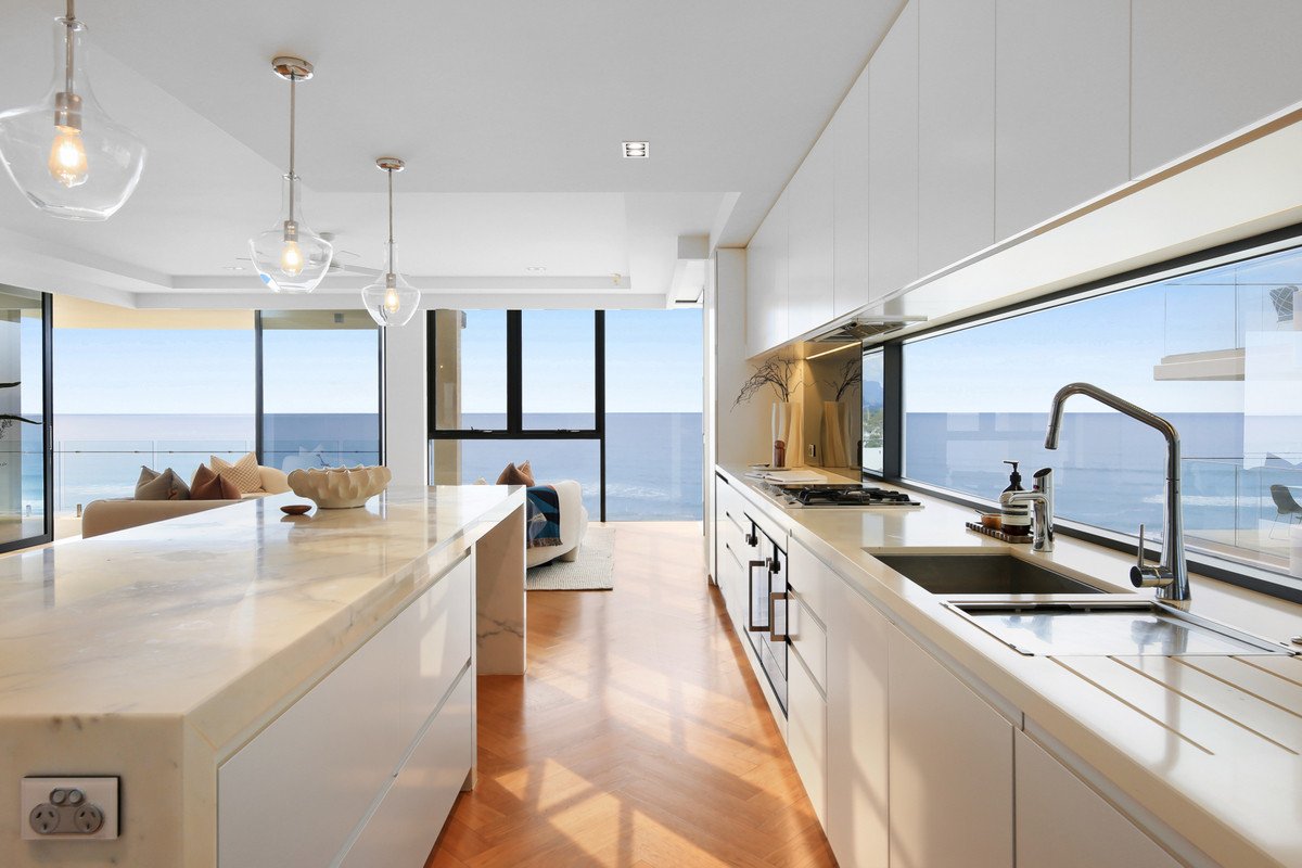 6/470 The Esplanade Palm Beach 13
