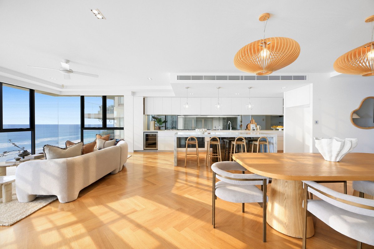 6/470 The Esplanade Palm Beach 14