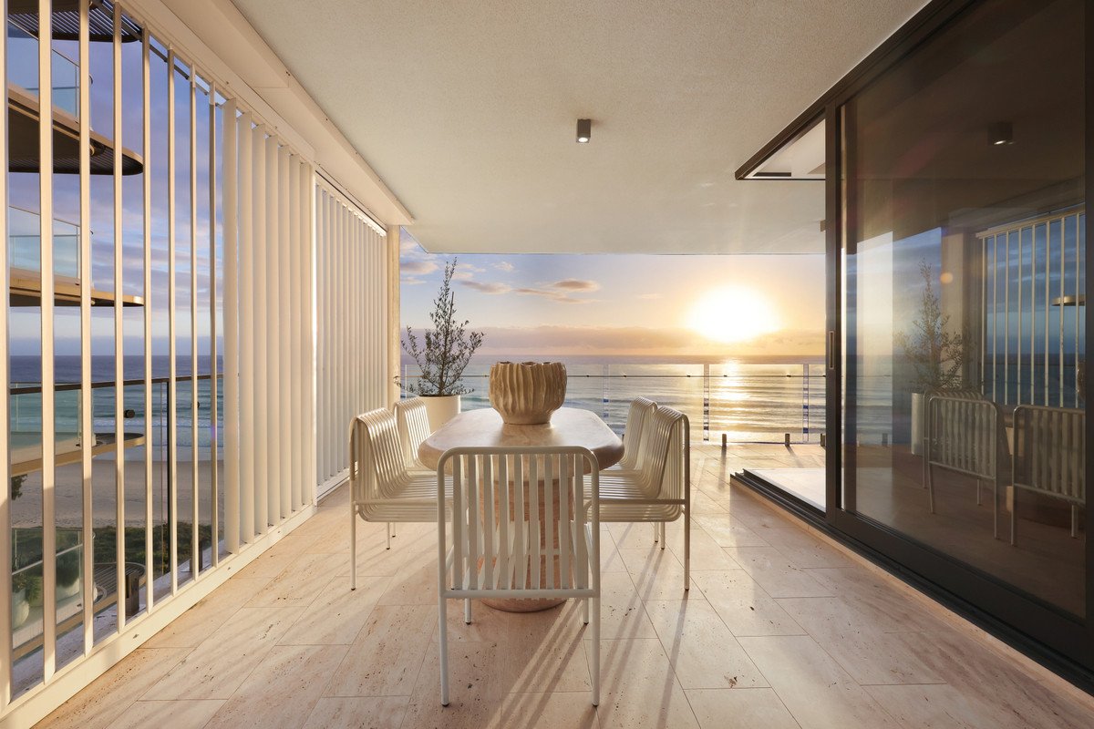 6/470 The Esplanade Palm Beach 25